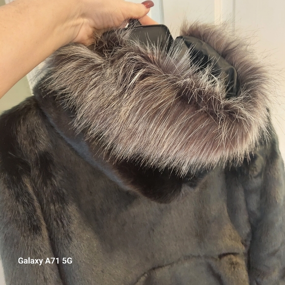 GORGEOUS! Ladies Black Faux Fur size Med - Picture 8 of 9